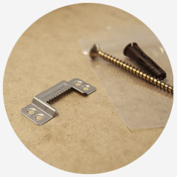 framed-print-free-hanger