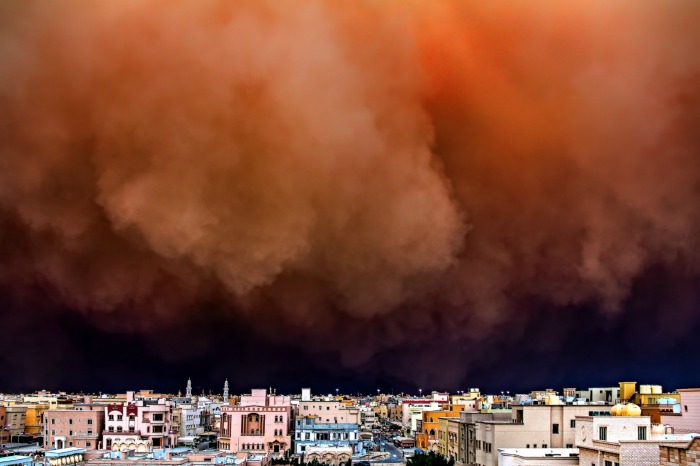 Sandstorm In The City by Rizalde Cayanan